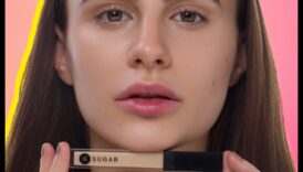 כיצד ליישם בגלוס ובקונסילר כדי להצליח ב מראה ללא רבב 2 גלוס והסתרה: הסוואה של פגמים למראה ללא רבב